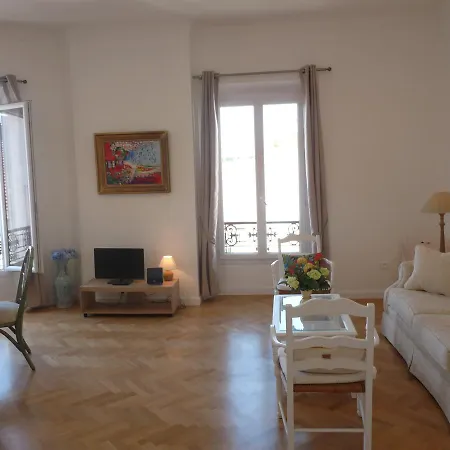 Apartment: Steps From Palais & Croisette *